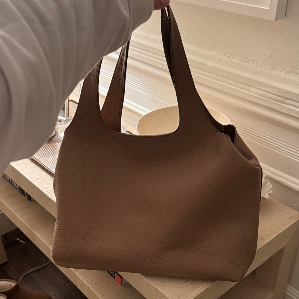 Cuyana Classic Brown Leather Tote - Picture 2 of 5